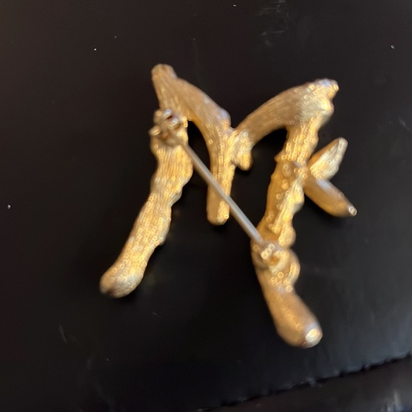 Vintage Sarah Coventry M brooch - Picture 3 of 3